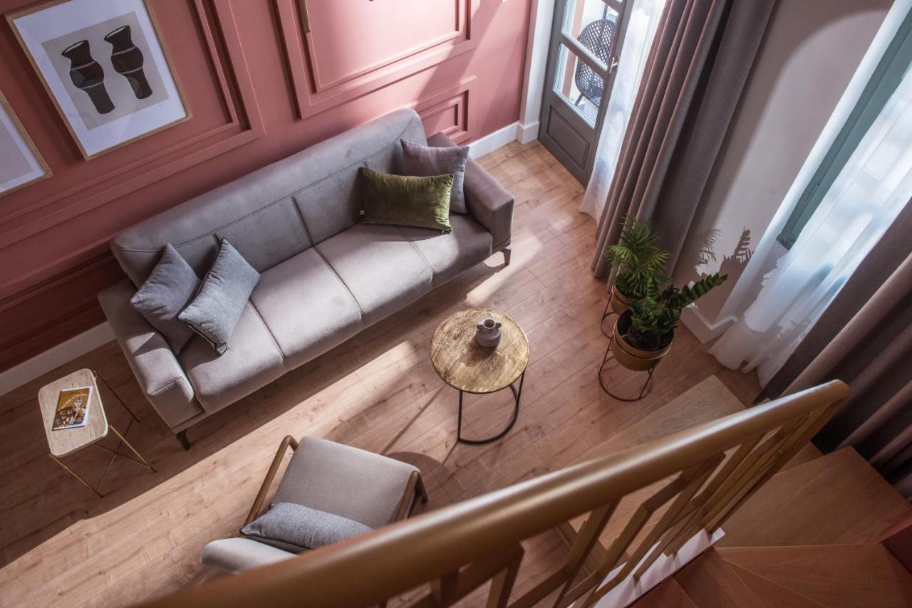 The Blossom Collection In Center Apartment *